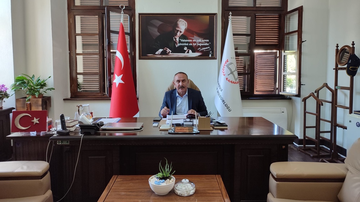 Sayın İlçe Milli Eğitim Müdürümüz Mustafa İSLAMOĞLU Cumhuriyet’imizin 100. yıl dönümü vesilesiyle, 100.yıl anı defterimizi onurlandırdı.
